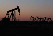 Oil prices edge up, Brent crude at $74.69 