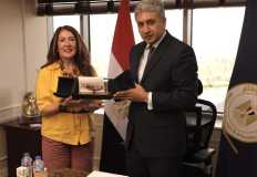 Egypt, US hold talks to strengthen tourism ties