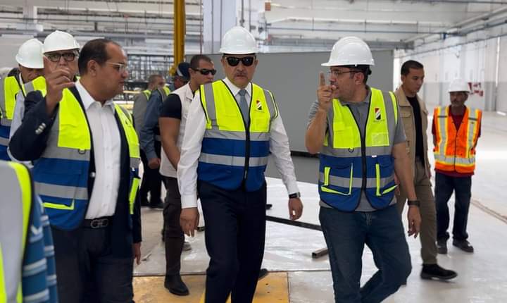 Minister inspects Nasr automotive's development