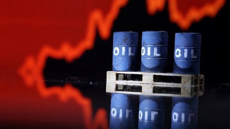 Oil prices edged up slightly, Brent crude hits $71.51 a barrel