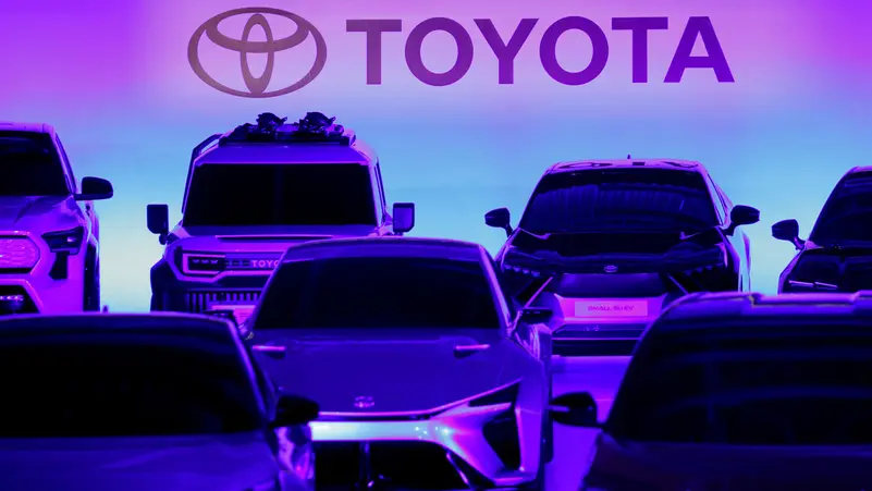 Toyota production slumps for 10th month despite strong sales