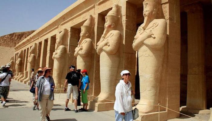 Prime Minister reviews 2024 Egypt tourism report