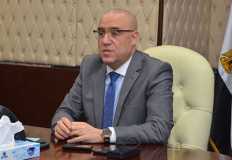 وزير الإسكان يطلع على الموقف التنفيذي لمشروعات العاصمة الإدارية الجديدة