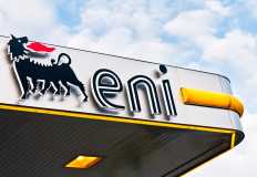 إيني الإيطالية توقع اتفاقاً جديداً للبحث عن البترول في مصر
