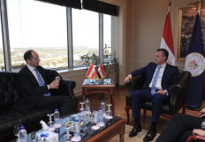 وزير السياحة يبحث مع سفيري ألمانيا والنمسا وضع السائحين الحاجزين مع FTI في مصر