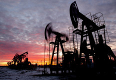 أسعار النفط تتراجع وسط عزوف من المتعاملين