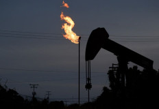 أسعار النفط ترتفع لليوم الثاني وسط انخفاض المخزونات الأميركية