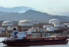 العقوبات تعطل العشرات من ناقلات النفط الروسية عالمياً