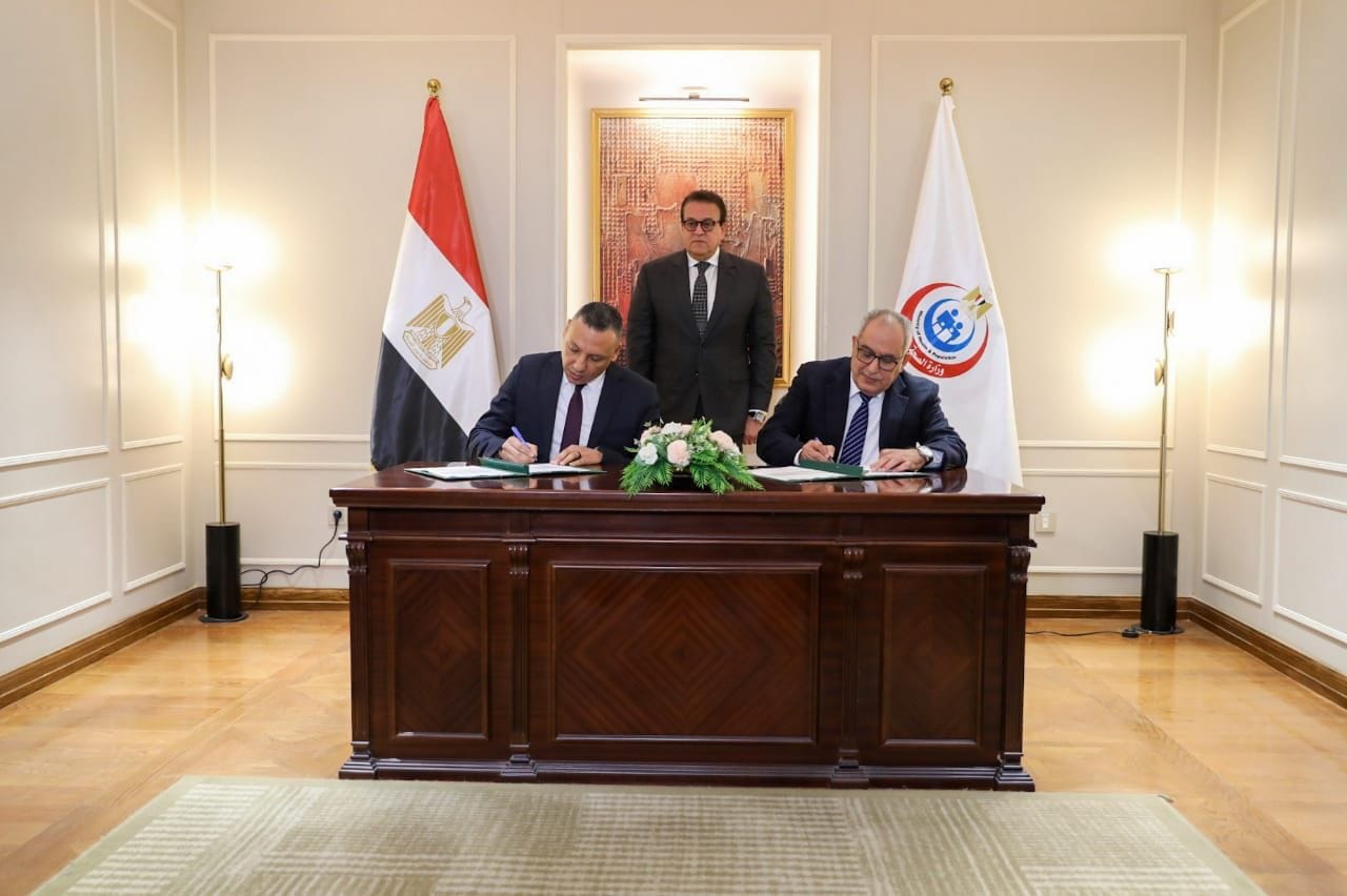 وزير الصحة خلال مراسم توقيع بروتوكول التعاون مع نوفارتس مصر