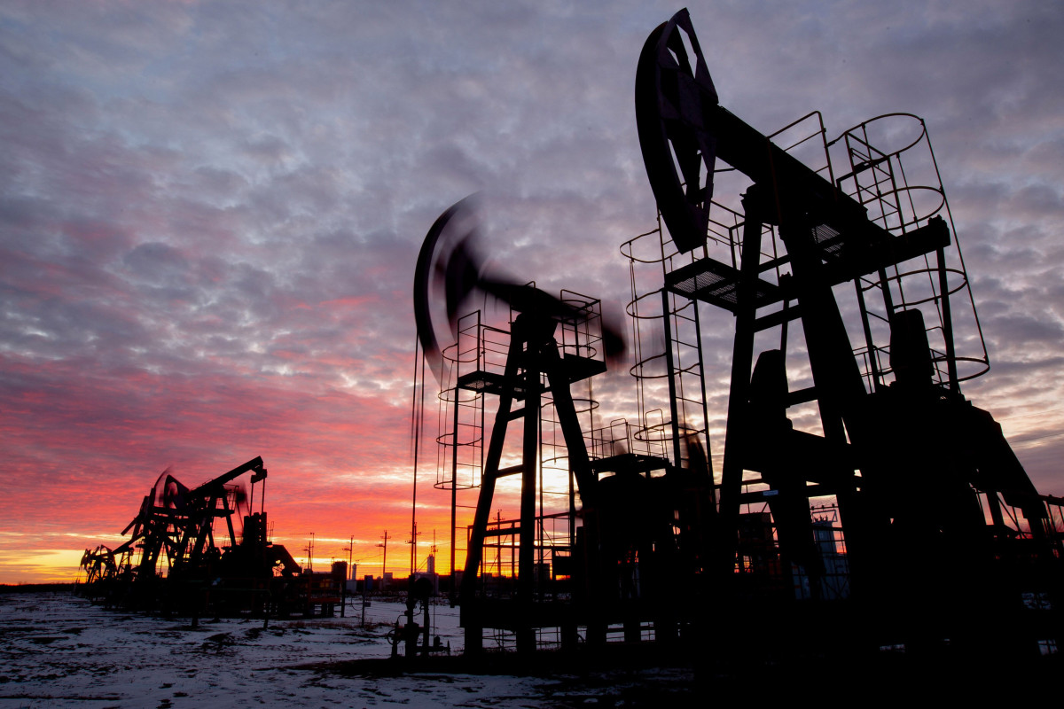 رافعات ضخ النفط لدى أحد حقول النفط في روسيا
