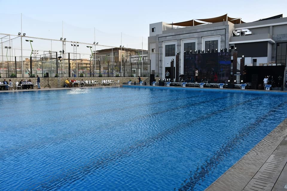 أحد حمامات السباحة الأولميبية بمركز شباب التجمع الأول