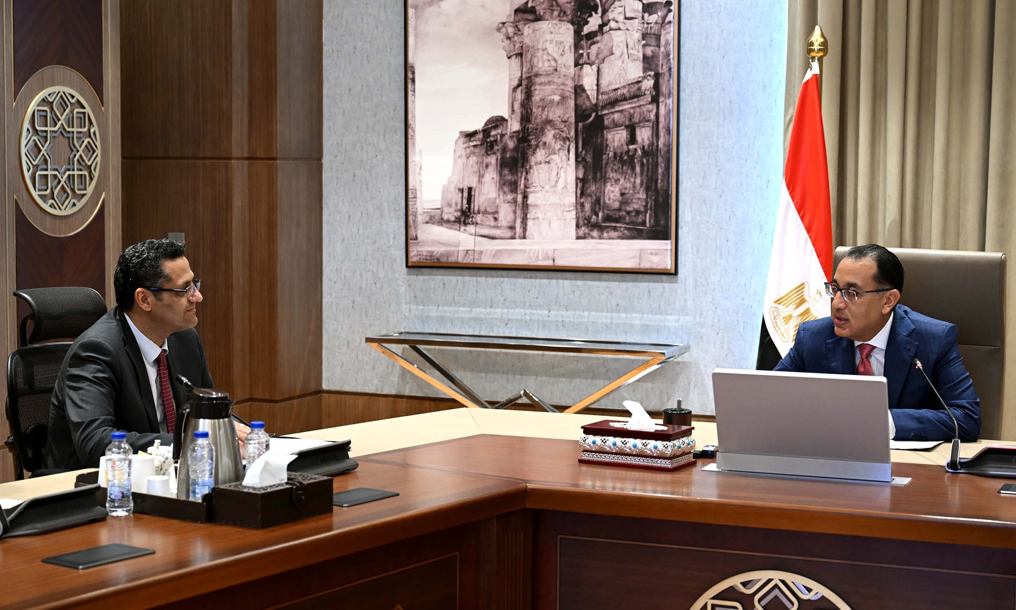 رئيس مجلس الوزراء خلال لقائه مع خالد البلشي نقيب الصحفيين