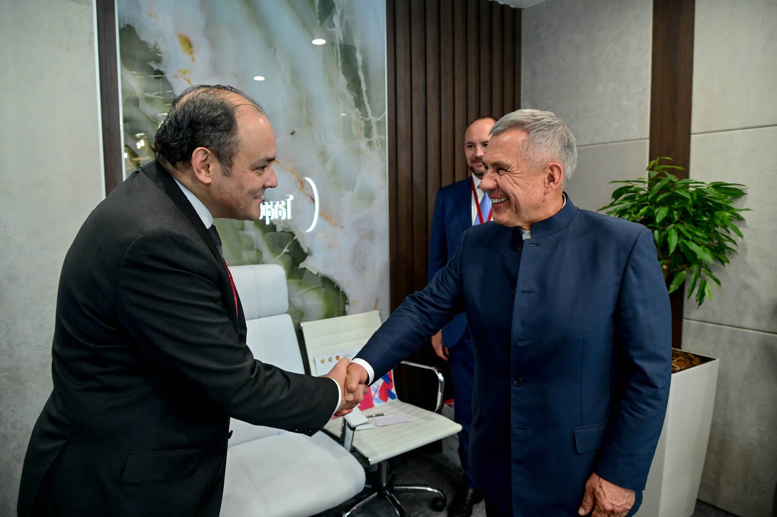 لقاء وزير التجارة مع رئيس تترستان