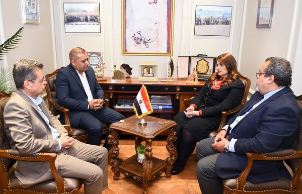 وزيرة الهجرة خلال استقبالها رجل الأعمال المصري