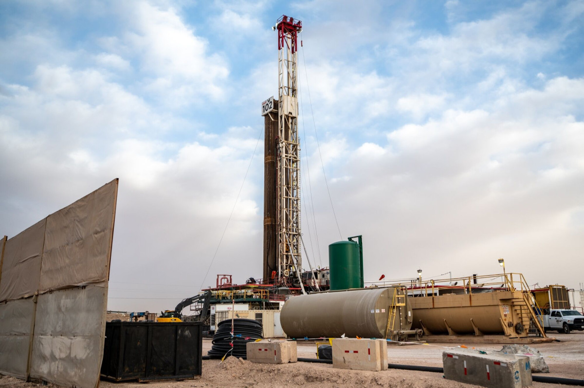 منصة للتنقيب عن النفط في مدينة ميدلاند بولاية تكساس